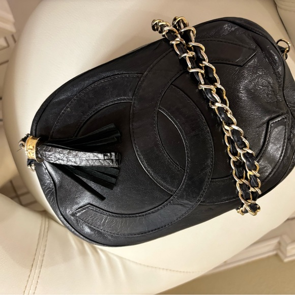 Vintage Chanel Tassel Lamb Skin Oval Camera Bag - Picture 11 of 16